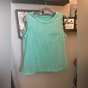 Distressed Basic Tank